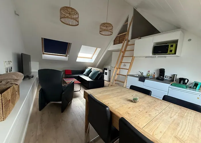 Dock Loft Pensión 3*